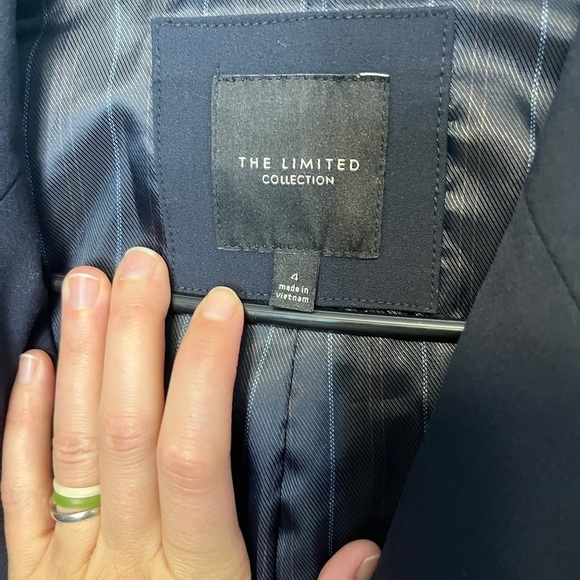 The Limited Collection Navy Blue Blazer SZ 4 - Picture 5 of 11